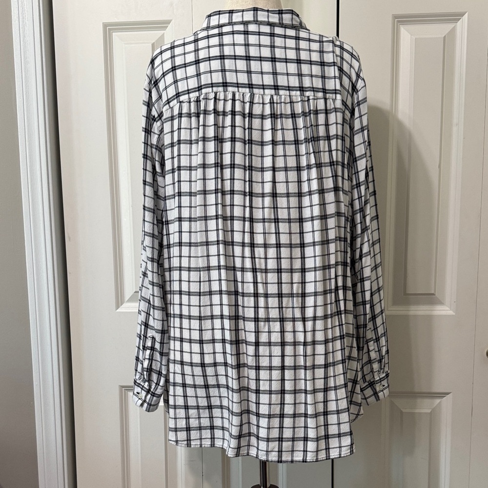 LOFT Black and White Plaid High-Low Tunic - Picture 6 of 10